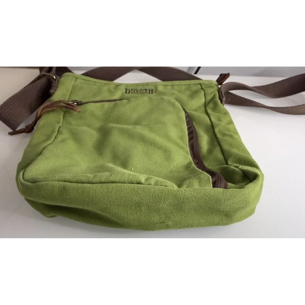 Duluth Trading Co Canvas Organizer Zip Crossbody Bag Green Brown Strap EUC